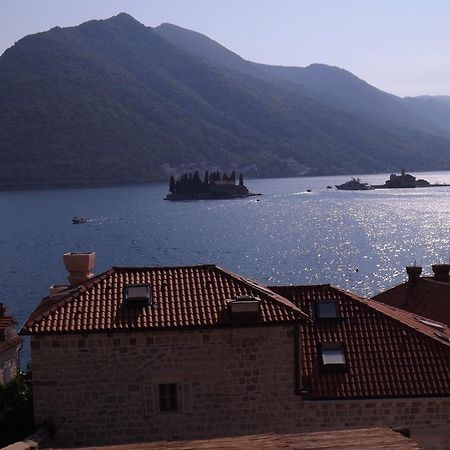 Gudelj Apartments Perast Bilik gambar