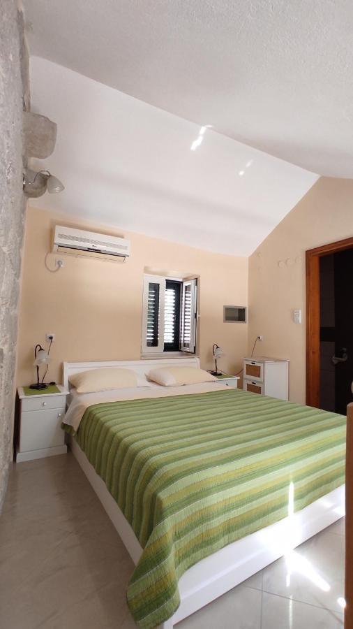 Gudelj Apartments Perast Luaran gambar