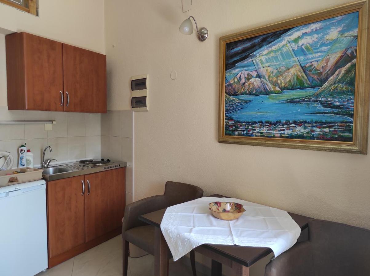 Gudelj Apartments Perast Luaran gambar