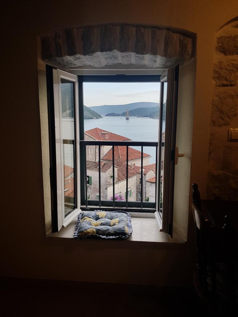 Gudelj Apartments Perast Luaran gambar