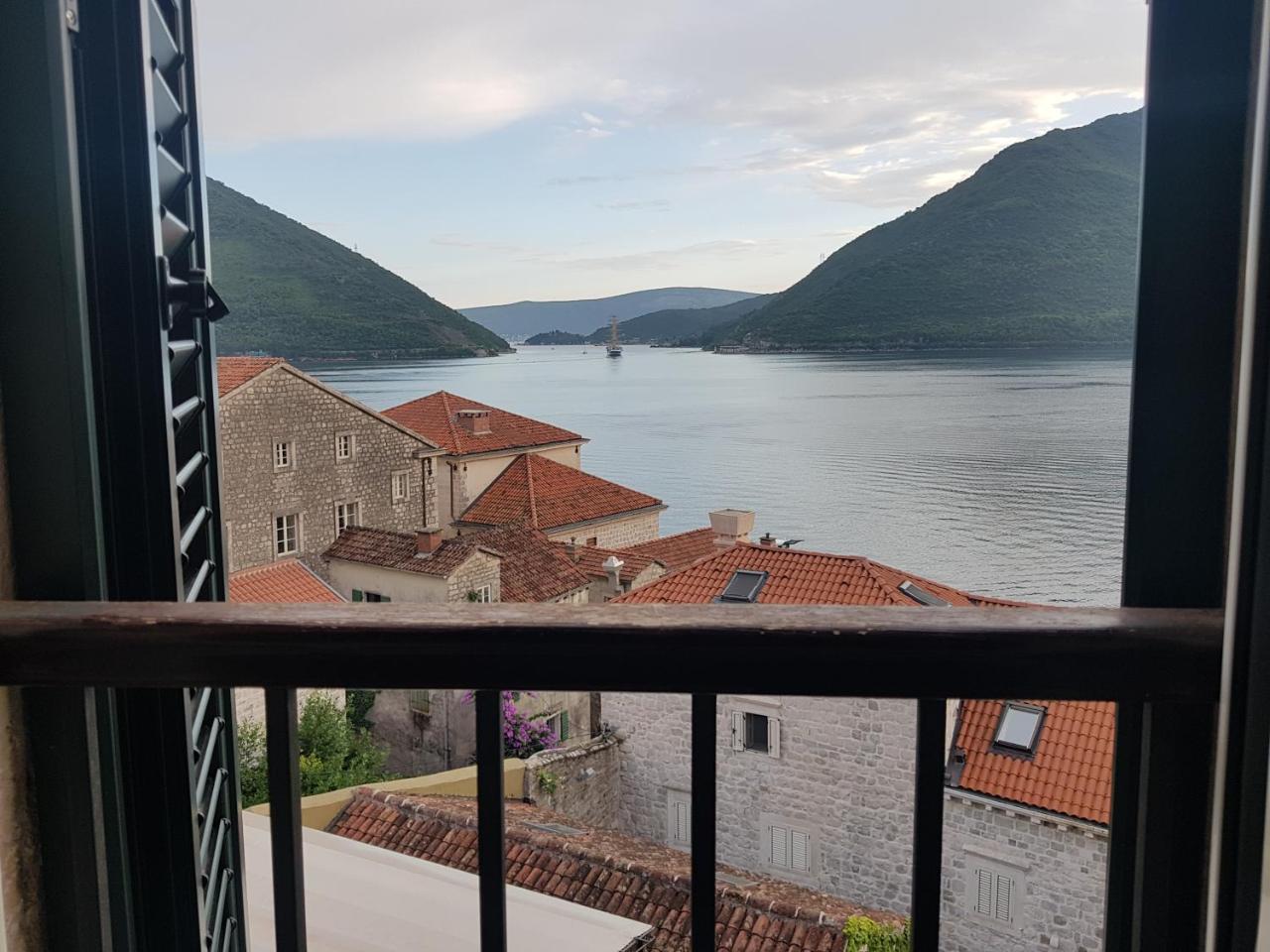 Gudelj Apartments Perast Luaran gambar